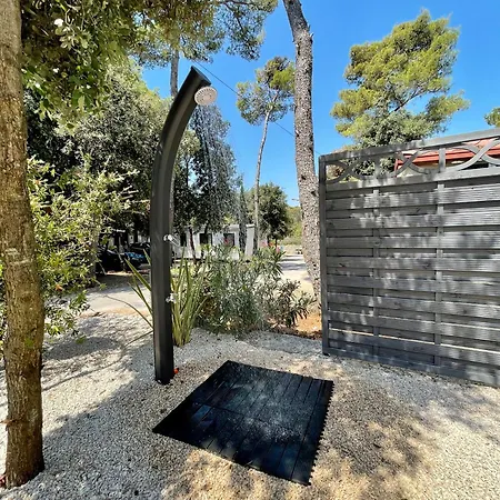 Mobile Pallas مكان تخييم بيوغْغاد نا موغو