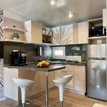 مكان تخييم Mobile Pallas بيوغْغاد نا موغو